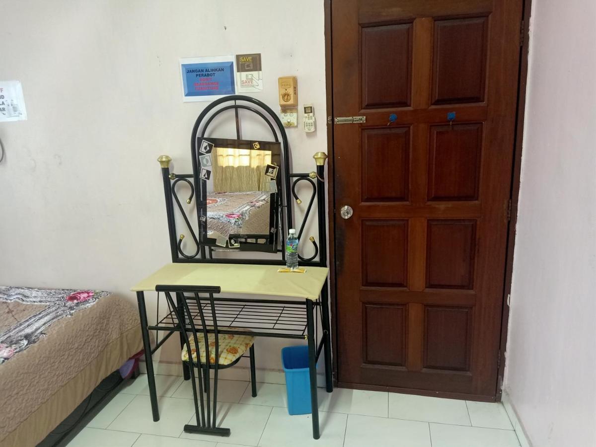 Homestay Roomstay Muar Srizahrani Eksteriør billede