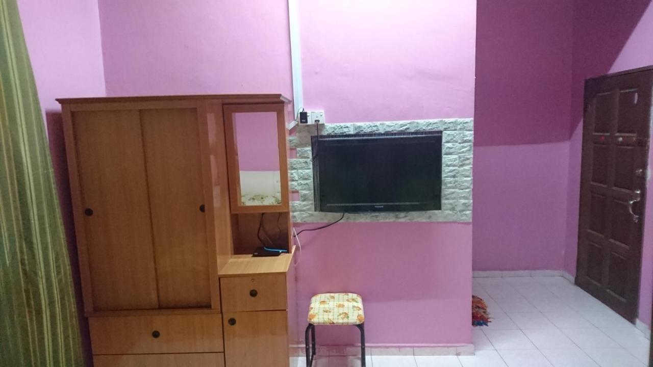 Homestay Roomstay Muar Srizahrani Eksteriør billede