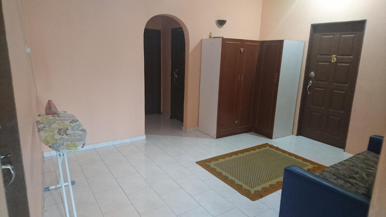 Homestay Roomstay Muar Srizahrani Eksteriør billede