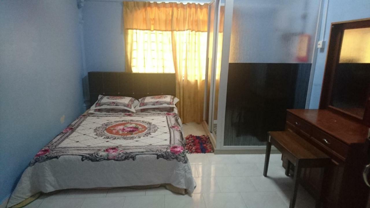 Homestay Roomstay Muar Srizahrani Eksteriør billede